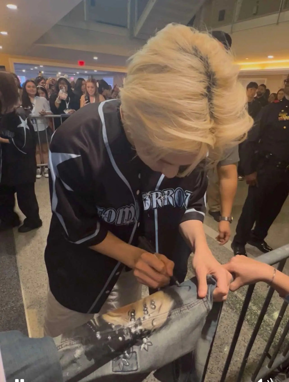 Soobin TXT Denim Jacket – Hand-Painted Airbrushed Soobin Jacket Pop Brush - Adam Benet Shaw